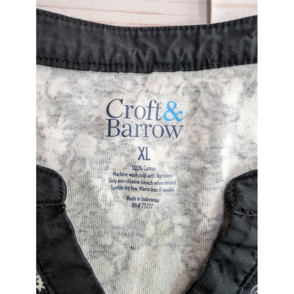 Croft Barrow Size XL Multicolor Black Floral Womens Split V Neck Pocket Blouse - Picture 2 of 7